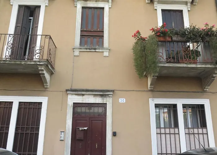 With Lovely Garden Apartment Verona